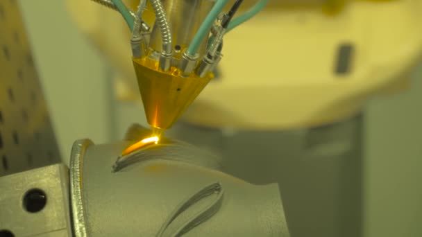 Лазерне плавлення, технологія виробництва порошкових спреїв - пряме осадження металу
 - Кадри, відео