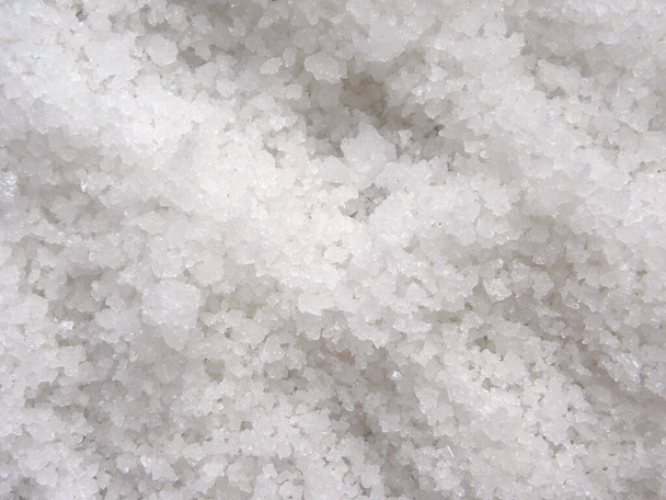 Cristaux de sel de mer de couleur blanche - Photo, image