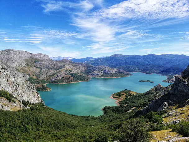 A stunning view of the Riano reservoir, Spain - Fotó, kép