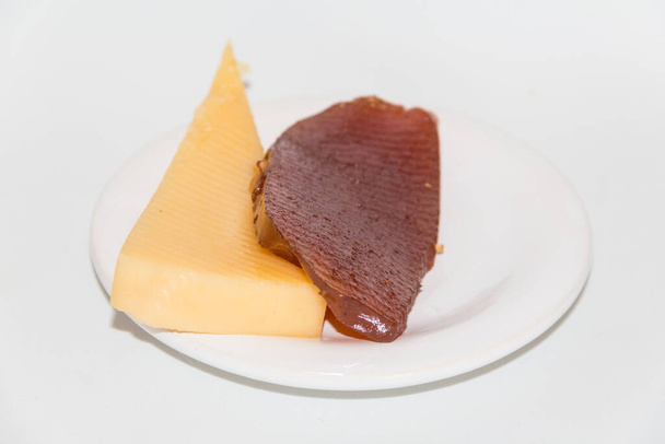 Sweet potato and quince cheese and sweet. Traditional dessert of Uruguayan and Argentine gastronomy - Fotoğraf, Görsel