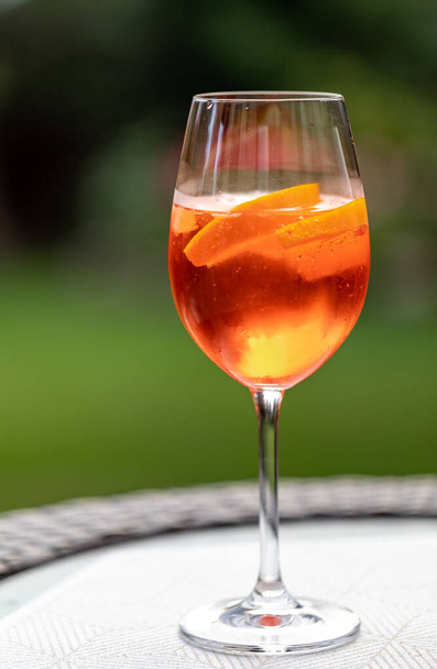 Aperol Spritz with orange is a perfect aperitif for a hot day - Фото, изображение