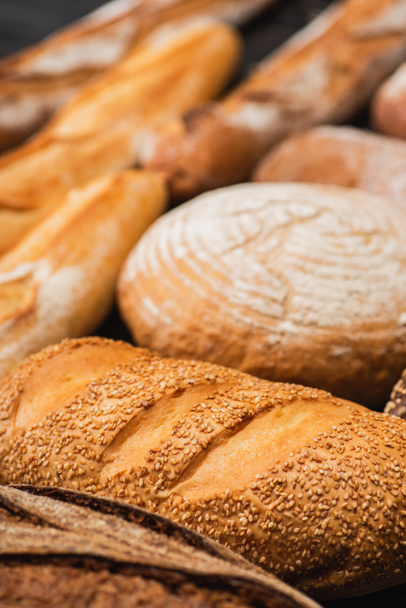 selective focus of fresh baked bread loaves - Foto, Imagem