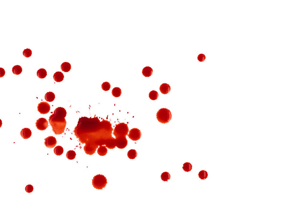 Manchas rojas de gota de sangre sobre fondo blanco - Foto, Imagen