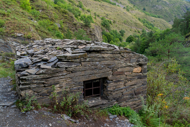 Anatori Crypts, lähellä Shatili Ylä-Khevsuretia. Georgiassa. Matkustaminen - Valokuva, kuva