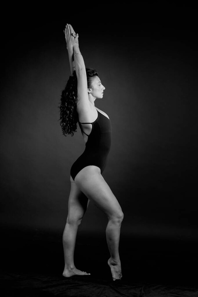 Modern style dancer studio shoot - Foto, Imagem