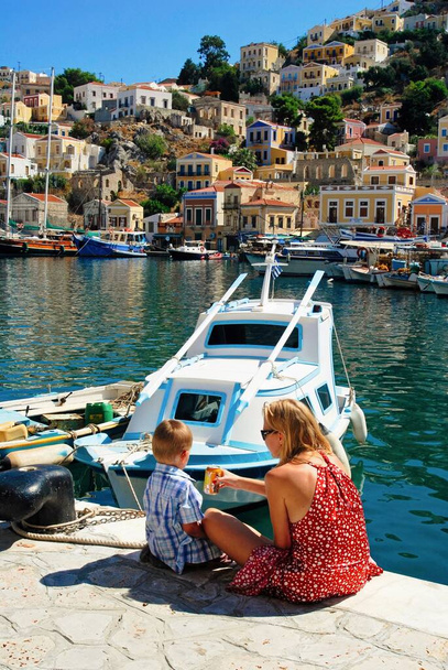 Grecia, isla de Symi, pintoresco en Yalos, el puerto de Symi. - Foto, imagen