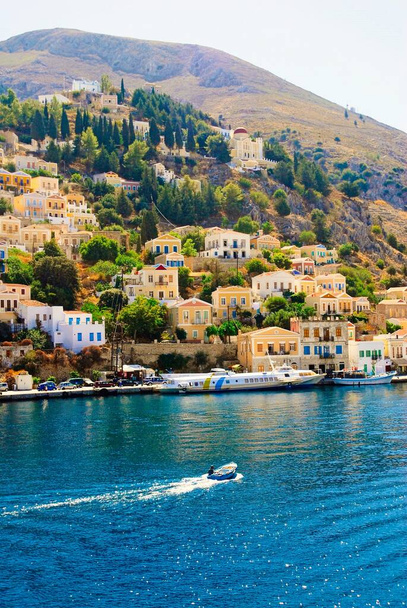 Grecia, isola di Symi, panoramico a Yalos, il porto di Symi. - Foto, immagini
