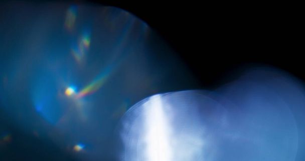 Blue Light Flare Prism Rainbow Light Flares Επικάλυψη σε μαύρο φόντο - Φωτογραφία, εικόνα