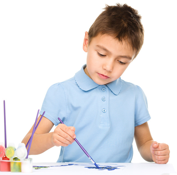 Boy is playing with paints - Photo, image