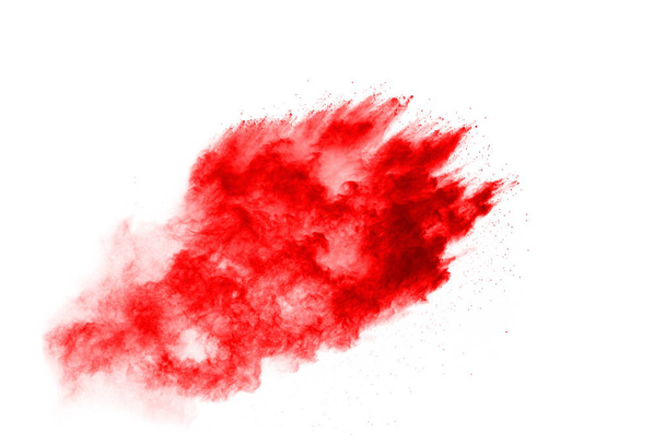 Beyaz arka planda izole edilmiş kırmızı barutun patlaması hareketsiz. Kırmızı toz bulutunun soyut tasarımı. Parçacık patlaması ekran koruyucusu, duvar kağıdı - Fotoğraf, Görsel