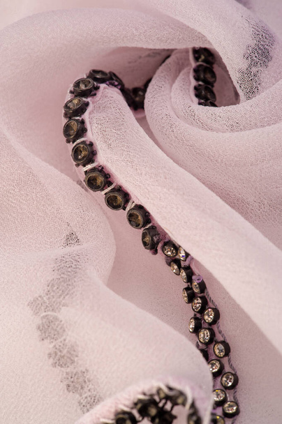 tissu, textile, tissu, tissu, toile, texture, tissu rose pâle avec des pierres colorées - Photo, image