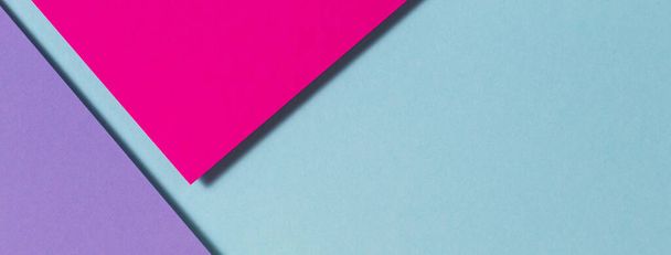 Абстрактні кольорові папери геометрія плоский банерний фон композиції з фіолетовими, пурпуровими та синіми кольоровими тонами
 - Фото, зображення