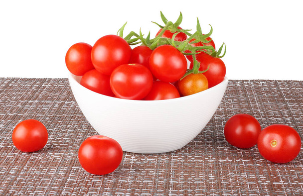 Вишневі помідори ізольовані на білому тлі
 - Фото, зображення
