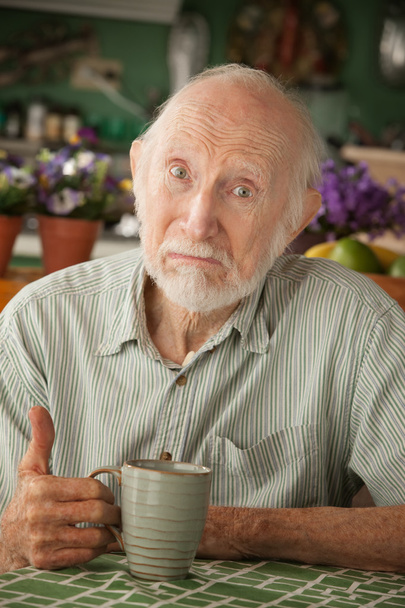 Senior man with mug - Fotografie, Obrázek