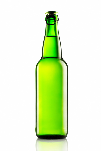 Green bottles of beer on a white background - Fotoğraf, Görsel