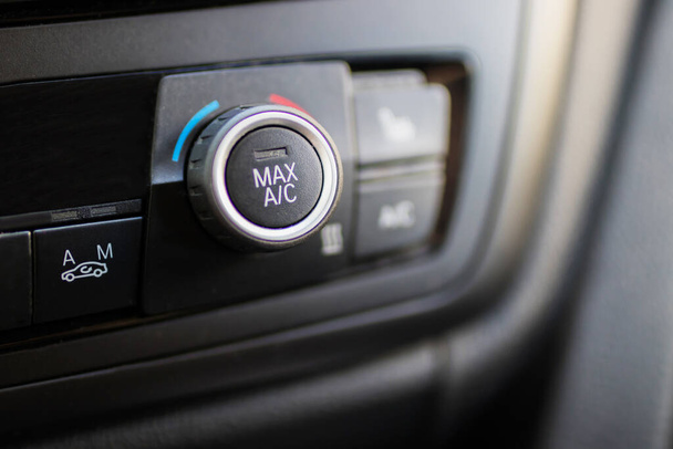 przycisk klimatyzacji samochodowej lub klimatycznej - Zdjęcie, obraz