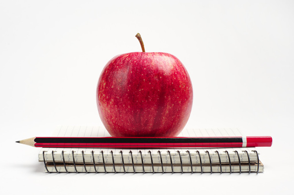 czerwone jabłko i notebooków - Zdjęcie, obraz