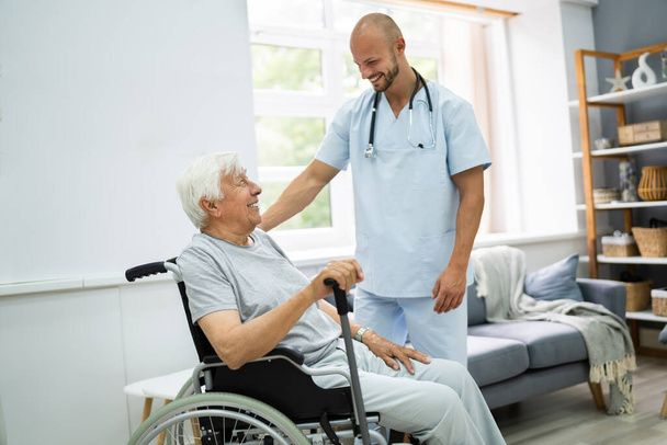 Old Patient Home Care And Support Service - Foto, Imagen