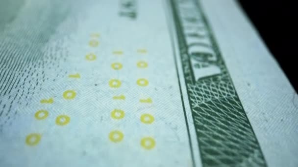 Achterzijde nieuw honderd dollar biljet. close-up uitzicht amerikaans cash geld - Video