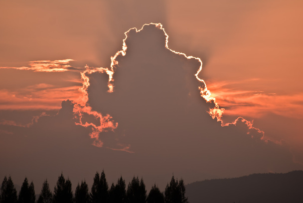 Хмари затьмарили сонце
 - Фото, зображення