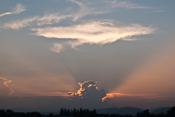 felhők takarják el a nap - Fotó, kép