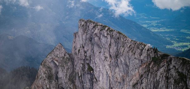 Сценічний вид на гору Шафберг в австрійському штаті Зальцбург, серпень 2020 року. - Фото, зображення