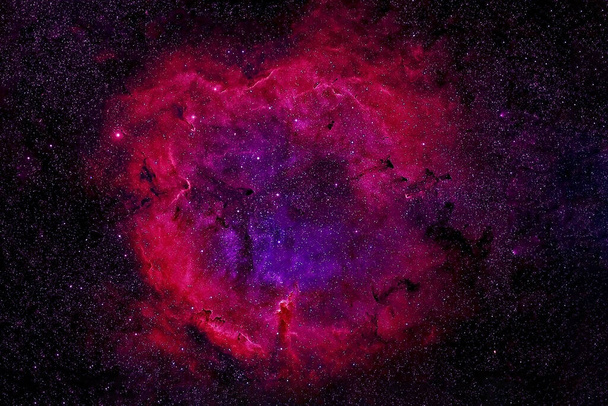 Nebulosa del espacio rojo. Elementos de esta imagen fueron proporcionados por la NASA. - Foto, imagen
