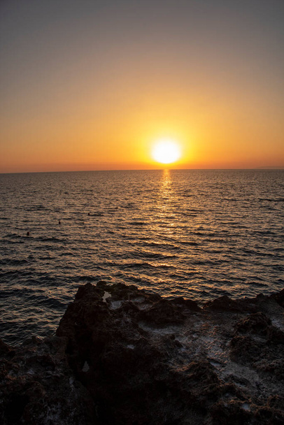 impresionante puesta de sol en la costa de Diamante, región de Calabria, Italia - Foto, imagen