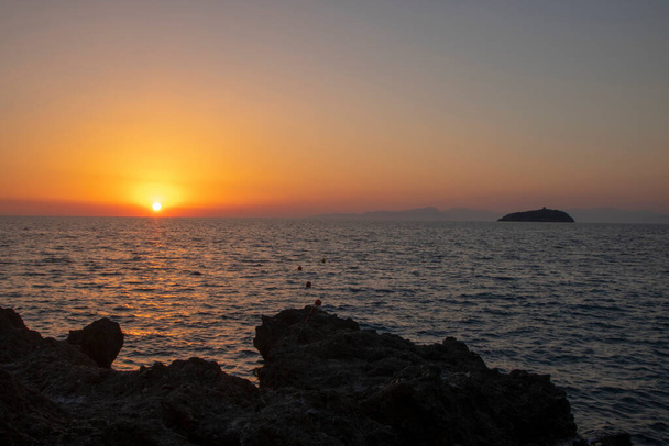úchvatný západ slunce na pobřeží Diamante, Kalábrie, Itálie - Fotografie, Obrázek