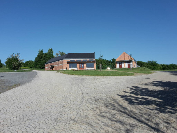 Museo al aire libre de Rochus, dos edificios con suelo pavimentado, Moravia, República Checa, imagen - Foto, imagen