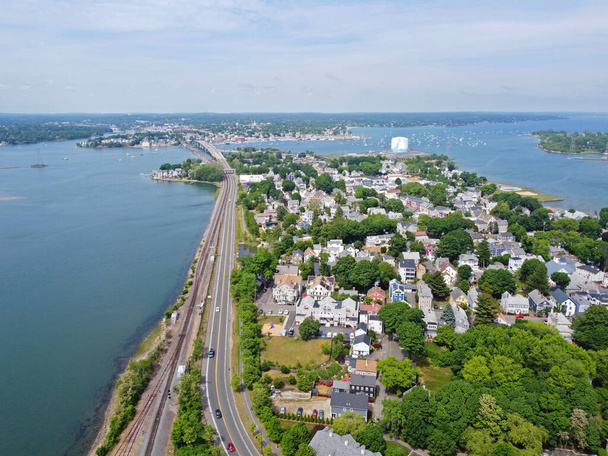 Légi kilátás Salem történelmi belvárosára és Salem kikötőjére Salem városában, Massachusetts MA, USA.  - Fotó, kép