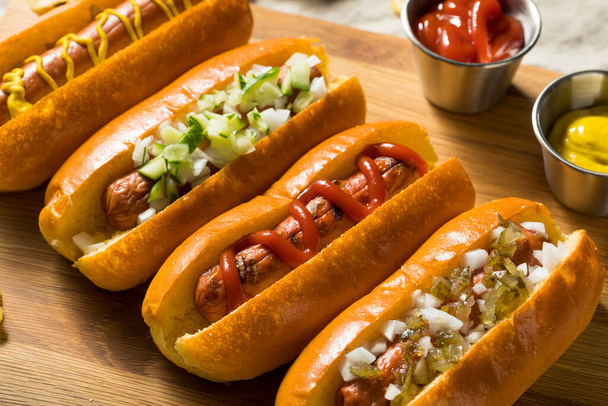 Healthy Homemade Turkey Hot Dogs with Ketchup Mustard and Onion - Valokuva, kuva