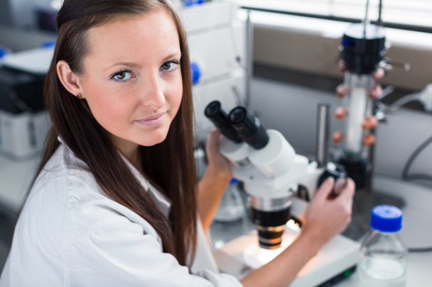 Female chemistry student in lab - Zdjęcie, obraz
