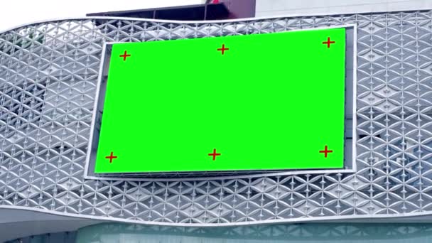 4k Nagy hirdetőtábla zöld képernyővel termék vagy szöveges megjelenítéshez. - Felvétel, videó