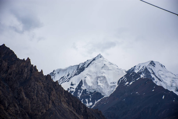 Une belle photo de Nanga Parbat entièrement recouverte de neige La neuvième plus haute montagne du monde à 8 126 mètres d'altitude - Photo, image