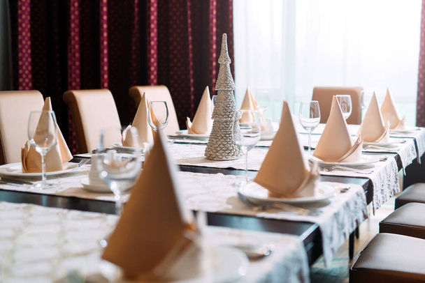 Table setting in the restaurant or Hotel. - Valokuva, kuva