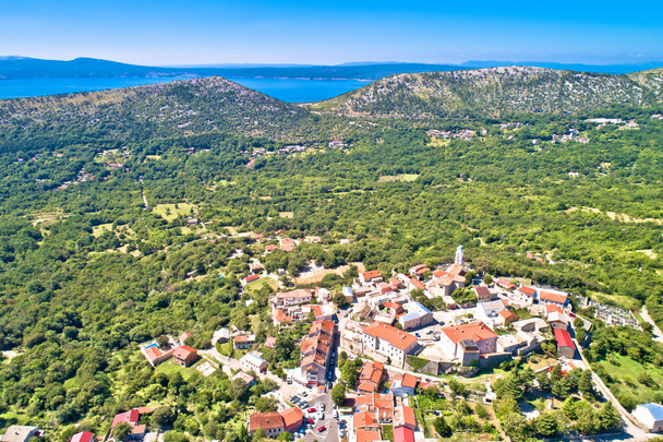 Cidade histórica de Bribir em Vinodol vista aérea do vale, região de Kvarner da Croácia - Foto, Imagem