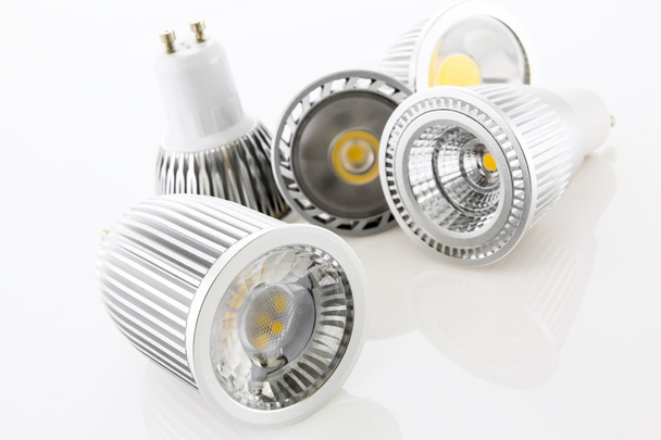 fünf gu10 LED-Lampen mit unterschiedlichen Ausführungen der Kühlung - Foto, Bild