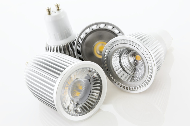 vier gu10 LED-Lampen mit unterschiedlichen Ausführungen der Kühlung - Foto, Bild