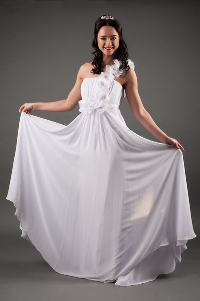 Mariée en robe blanche
 - Photo, image