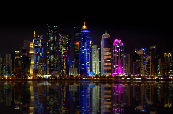 imagen de fondo del punto de referencia de la capital de qatar. Distrito de negocios - Foto, imagen