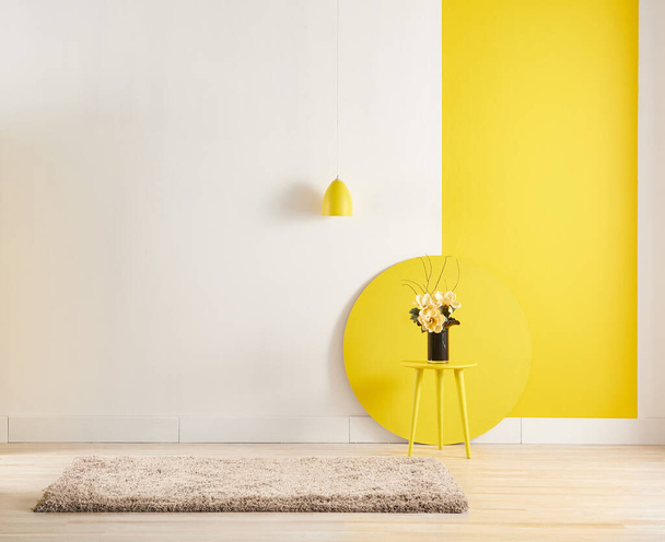Decoração de quarto amarelo e branco com surf de madeira e estilo redondo. - Foto, Imagem