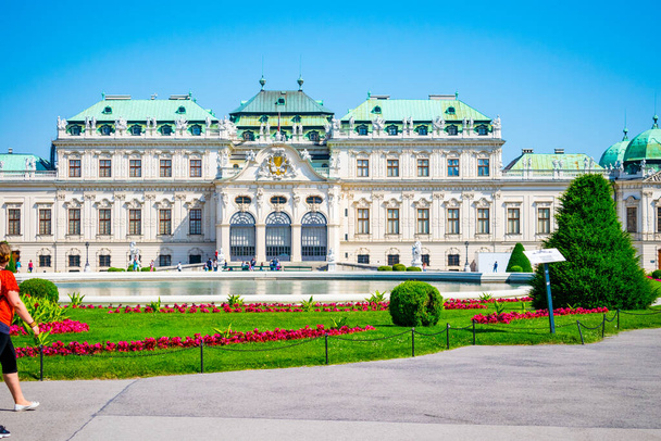 vista dell'edificio storico Museo Belvedere Vienna nella giornata di sole, Austria - Foto, immagini