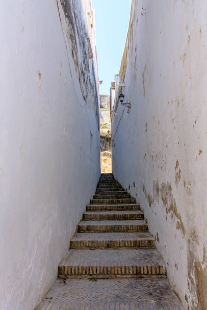 Arcos de la Frontera. Típico pueblo blanco de España en la provincia de Cádiz, en Andalucía - Foto, Imagen