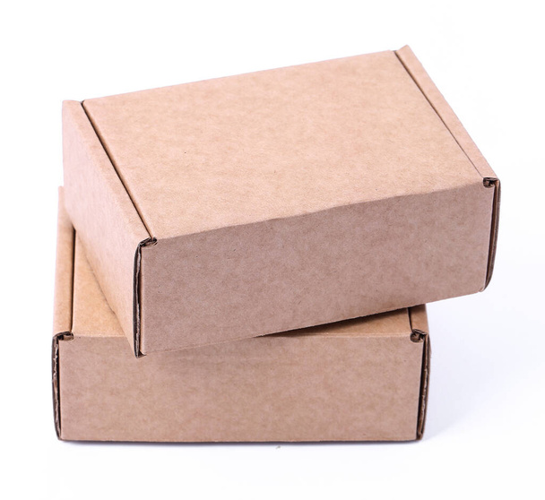 Cajas de cartón sobre fondo blanco - Foto, Imagen
