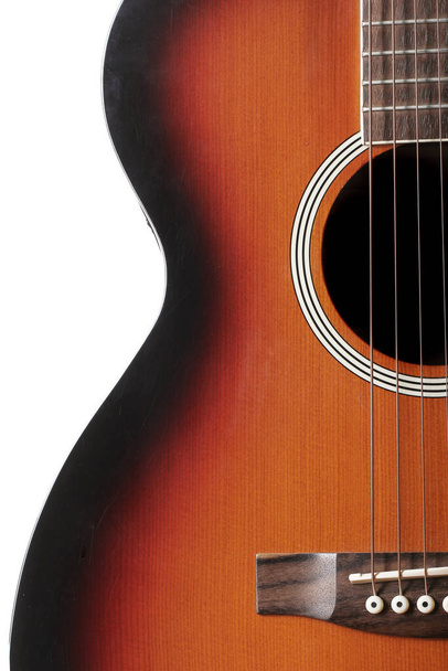 Close-up van klassieke akoestische gitaar - Foto, afbeelding