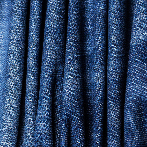 Een voorgrond schilderstuk van een deel van jeans  - Foto, afbeelding