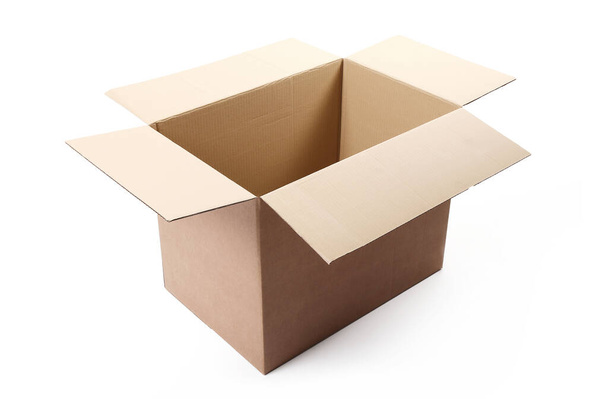 Картонна коробка на білому тлі
 - Фото, зображення