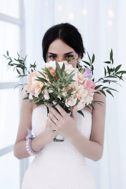 Beautiful bride in wedding dress - Fotografie, Obrázek