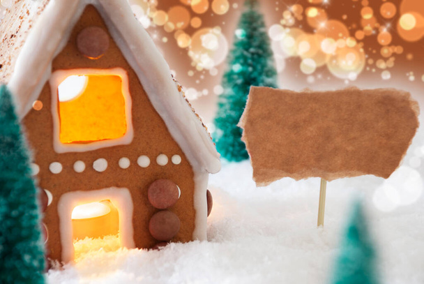 Gingerbread House, Snow, Copy Space, Golden Background - Φωτογραφία, εικόνα